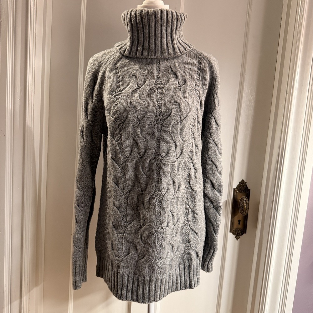 Lands' End women's‎ Gray cable knit turtleneck sweater sz M-petite soft